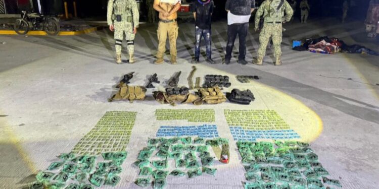 Tras agresión, Ejército Mexicano detiene a civiles, armamento y vehículo robado en Villa Juárez, Navolato