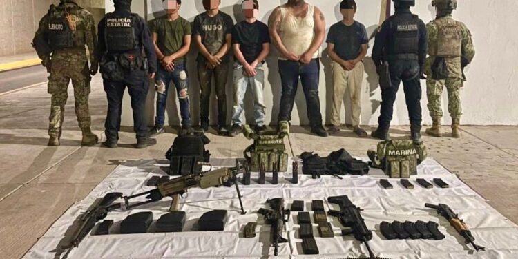 Tras agresión en “La Palma”, Grupo Interinstitucional detiene a 5 civiles, asegura armamento, equipo táctico y 1 vehículo blindado