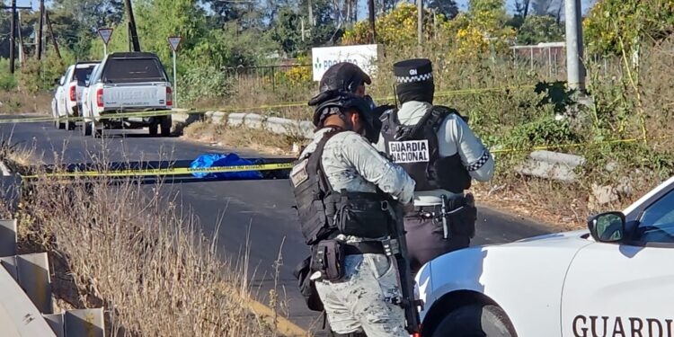 Hallan asesinado a un hombre en la carretera Culiacán-Eldorado
