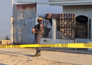 Asesinan con AK-47 a tres hombres en una casa de la Guadalupe Victoria