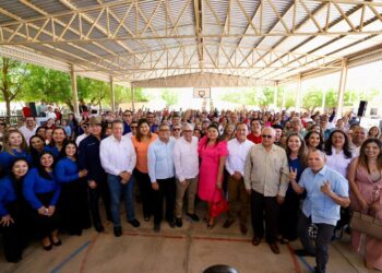 Gestionar mejores condiciones laborales para docentes federales del norte de Sinaloa, compromiso del Gobernador Rocha Moya