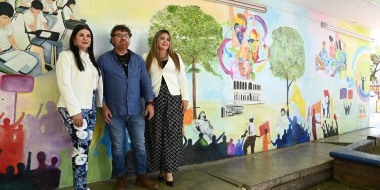 Comprometida con la construcción de paz, la UAS develan murales de paz en la Preparatoria Central Diurna