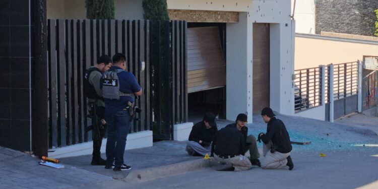 Atacan a balazos dos residencias en la colonia Lázaro Cárdenas