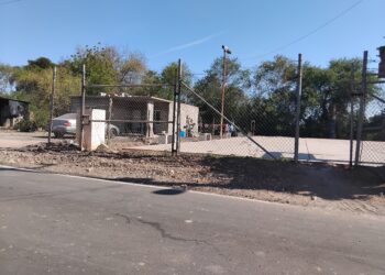 Realizan obra vial a medias y sin baquetas en Berlin, Navolato