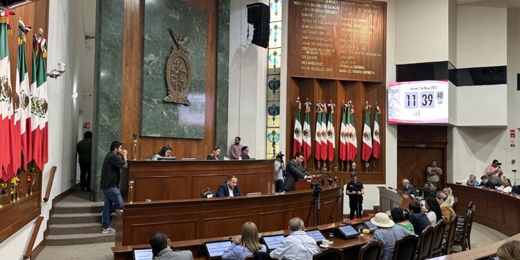 Congreso del Estado avala  solicitud de licencia definitiva al diputado Antonio Menéndez del Llano Bermúdez