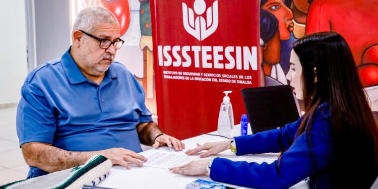 “Nadie va a quedar sin su pago”, afirma gobernador Rocha al presentar avances de la devolución del fondo de vivienda del ISSSTEESIN