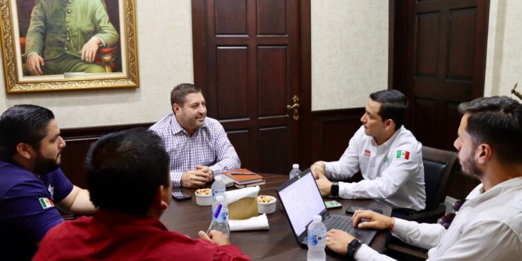 Alcalde de Badiraguato se reúne con personal de CFE con el propósito de mejorar el servicio en el municipio