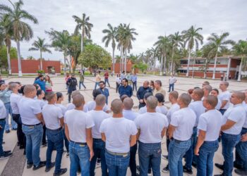 Juan de Dios Gámez reconoce el compromiso de nuevos cadetes de la Unipol para trabajar por Culiacán