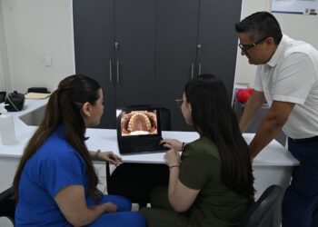 Docentes de la UAS obtienen dos primeros lugares en investigación y fotografía durante la Reunión de Posgrados en Prostodoncia