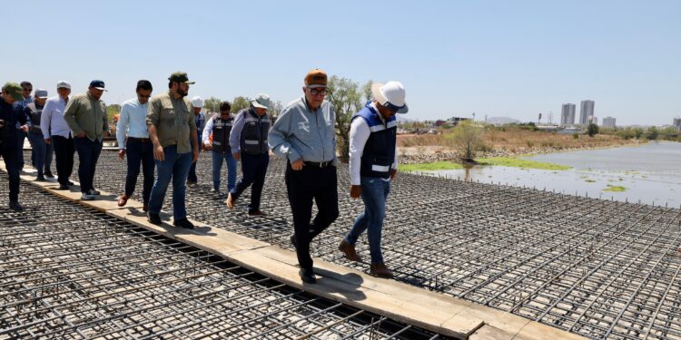 El puente Santa Fe será circuito facilitador y descongestionador de tráfico, señala Rocha, al supervisar avances de obra