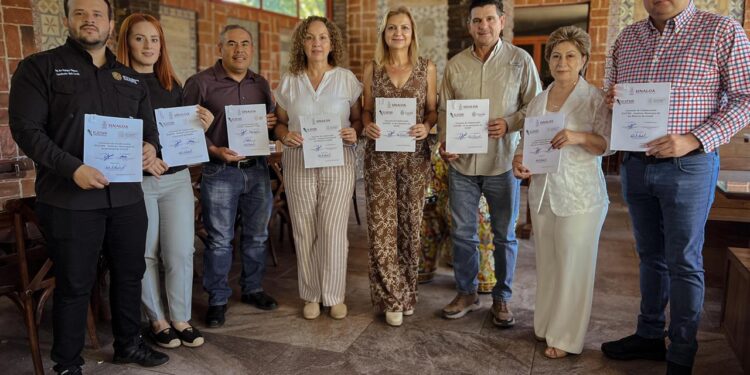 ICATSIN y Ayuntamiento de Cosalá firman convenios para fortalecer la capacitación y el desarrollo regional