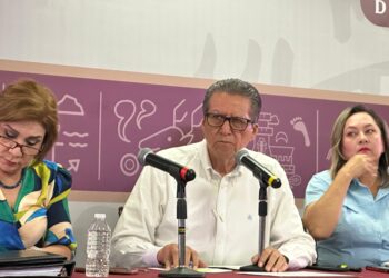 Adolescente herida en balacera la Guadalupe Victoria está grave de salud: Feliciano Castro