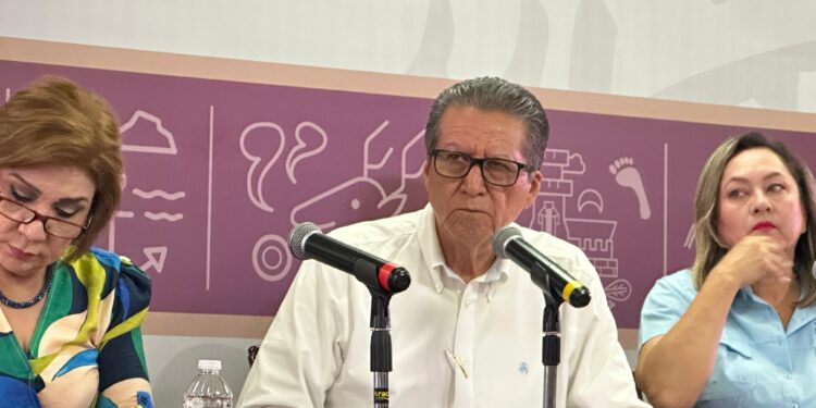 Adolescente herida en balacera la Guadalupe Victoria está grave de salud: Feliciano Castro