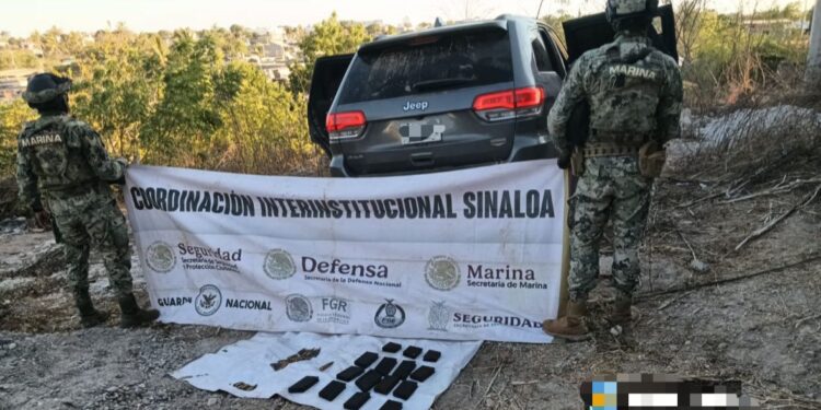 Aseguran camioneta blindada con reporte de robo y municiones en Elota