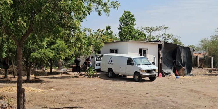 Grupo armado irrumpe en una vivienda del ejido Juan Escutia y asesinan a 3 personas