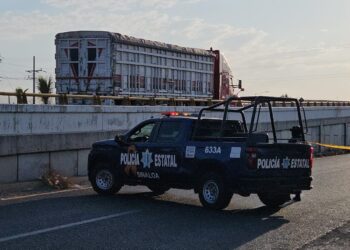 Hallan a un hombre sin vida y colgado en el puente del libramiento Benito Juárez