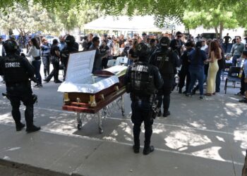 Rinden homenaje postumo al Policía Estatal Rafael Valenzuela Villlela