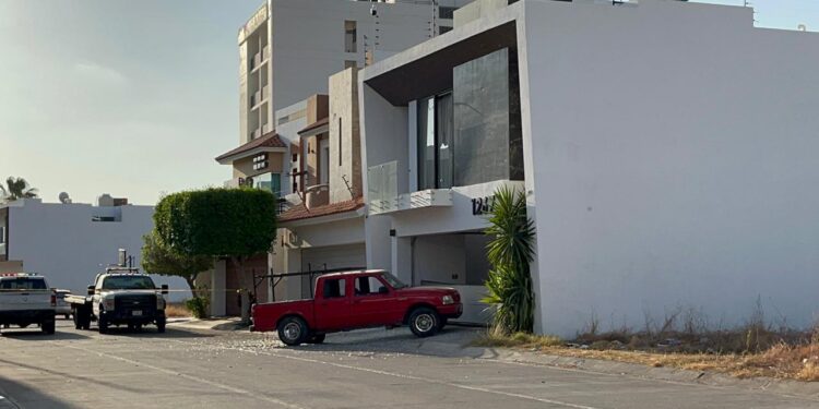 Atacan a balazos y vandalizan una residencia de la Isla Musala