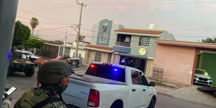 Aseguran bodega con vehículos de lujo en la colonia Miguel Hidalgo