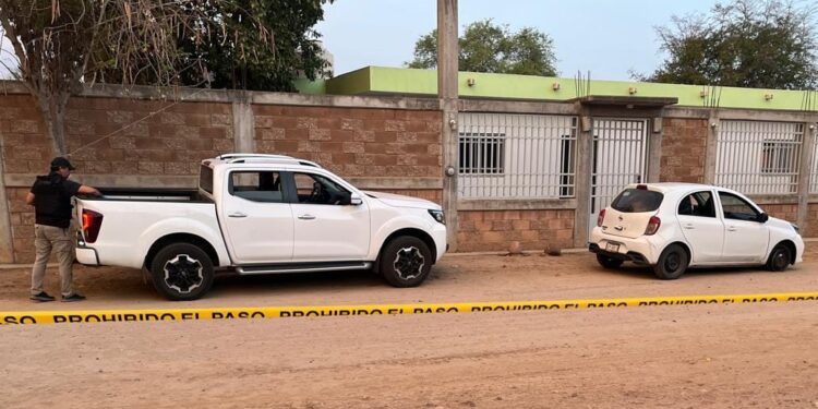 Trasladan los cuerpos de dos familiares asesinados a balazos en la sierra de Tepuche