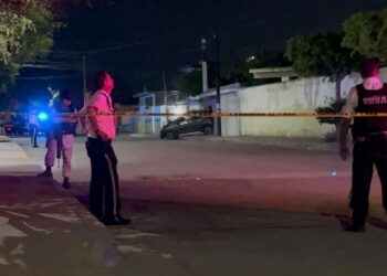 Aseguran vehículo con impactos de balas y accidentado en la 21 de Marzo