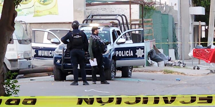 Atacan a balazos a tres agentes de la Policía Municipal en la colonia Las Vegas