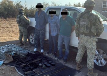 Detienen a 3 civiles con armas, droga y vehículo robado en Culiacán