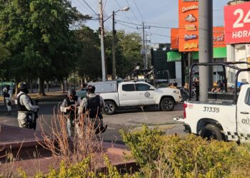 Asesinan con ráfagas de AK-47 “Cuernos de Chivo” a limpia vidrios en el Malecón Viejo