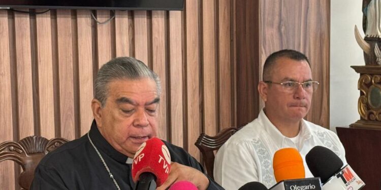 Obispo llama a la población a orar por la paz de Culiacán