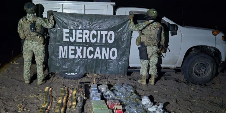 Derivado de una agresión, Grupo Interinstitucional asegura camionetas blindadas, armamento y droga en Mocorito