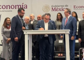 La Universidad Autónoma de Sinaloa a través del Rector Jesús Madueña Molina, firmó el Convenio de Colaboración del “Comité Educativo de Minería México 2025”