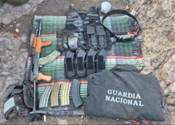 Aseguran arma, municiones y equipo táctico en Badiraguato