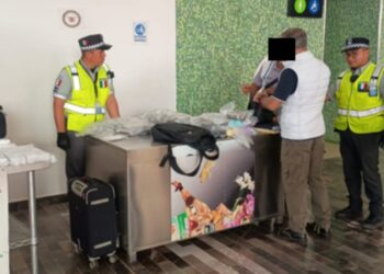En el aeropuerto de Ahome, detienen a un hombre y le asegura presunta marihuana