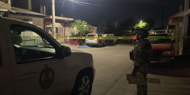 Asesinan a balazos a un hombre no identificado en la colonia Plutarco Elías Calles