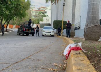 Balacera en Galerías de San Miguel deja un muerto y un herido