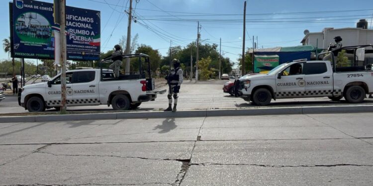 Enfrentamiento entre grupos antagónicos en el Malecón Nuevo deja un vehículo asegurado