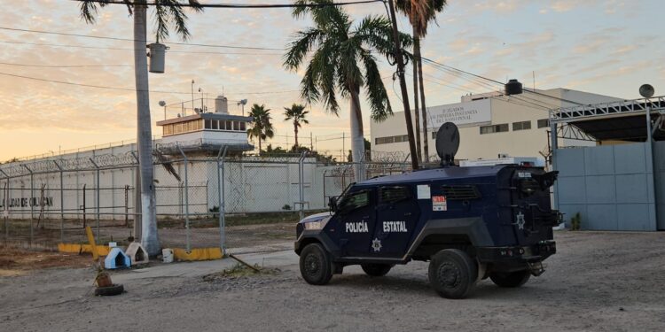 Armas localizadas en Penal de Culiacán estaban enterradas bajo lozas de concreto: Vocería de Seguridad