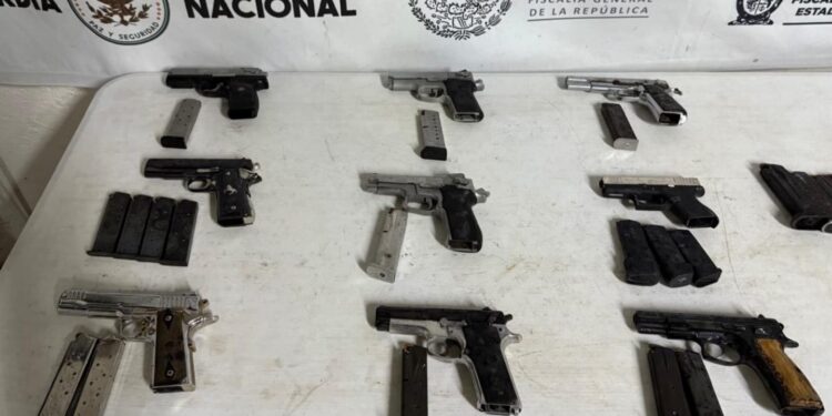 Hallan 9 armas de fuego, 21 cargadores y 7 celulares tras balacera en el Penal de Aguaruto