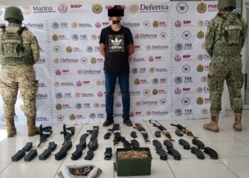 Detienen a civil con armamento y vehículo con placas sobrepuestas en Navolato