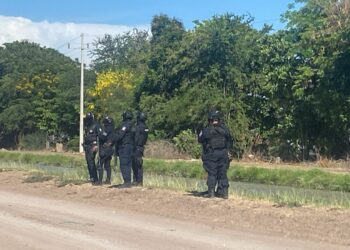 Hallan sin vida a un hombre en avanzado estado de descomposición en un dren de Villa Juárez