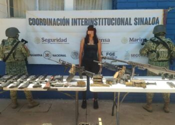 Grupo Interinstitucional detiene a dos hombres y una mujer y asegura armamento y vehículos con reporte de robo, en Aguaruto