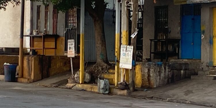 Atentado a balazos en taller mecánico de la Jorge Almada deja dos hombres heridos