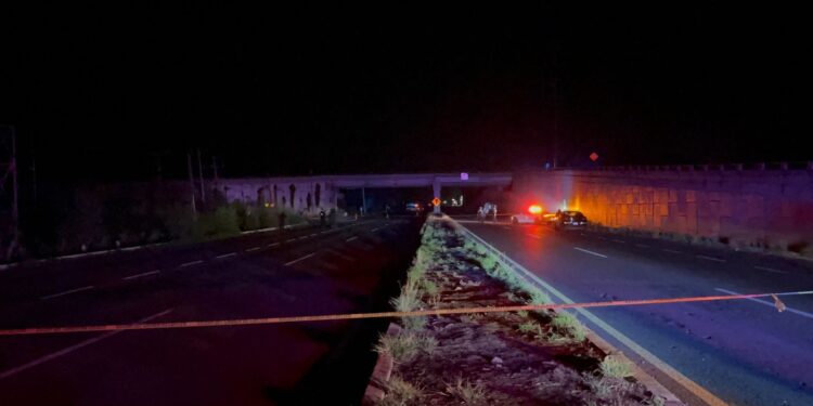 Dejan 4 cuerpos decapitados y colgados de los pies del puente del Seminario de Culiacán