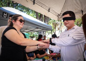 Tejen grafiti por la inclusión: DIF Culiacán conmemora el Día Internacional de la Sordoceguera