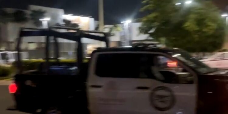 Joven mujer resulta herida de bala en la cabeza en la colonia 5 de Febrero