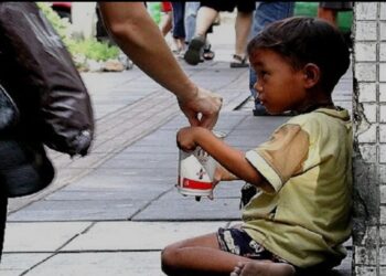 DIF pide no dar dinero a niños que laboran en las calles para evitar explotación infantil