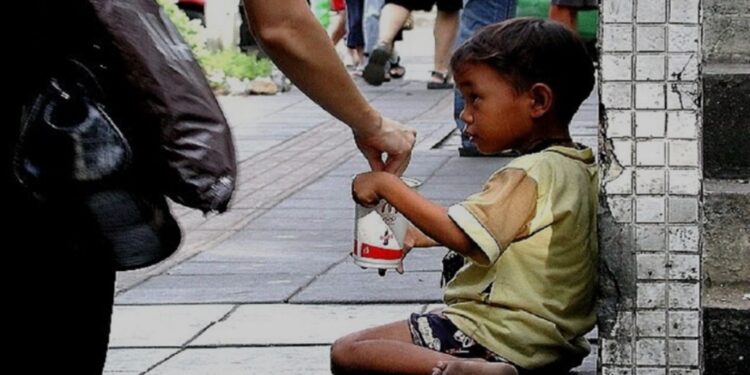 DIF pide no dar dinero a niños que laboran en las calles para evitar explotación infantil