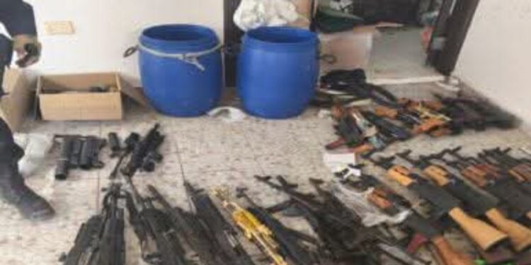 Aseguramiento de arsenal y narcotúnel refleja resultados de la estrategia de seguridad: Feliciano Castro