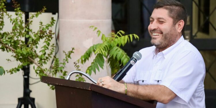 “Proyecto de transporte eléctrico en Badiraguato busca continuar cuidando el medio ambiente”: José Paz López participa en el Foro Ambiental