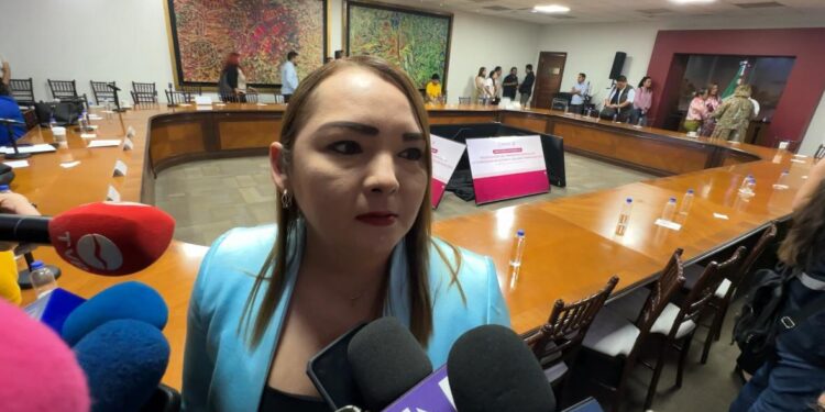 Fiscal de Sinaloa revela que los 7 policías de Culiacán detenidos están en manos de la FGR “por armas”